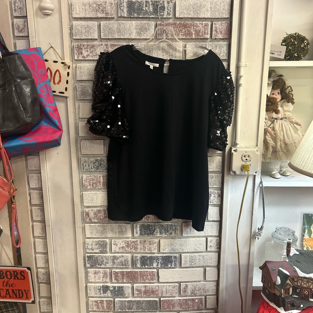 🛍️Maurices ladies size XXl black Sequin Top